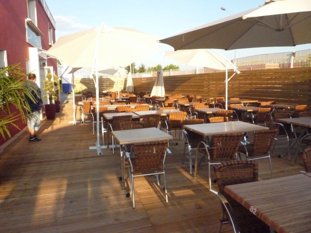 Terrasse en mélèze restaurant