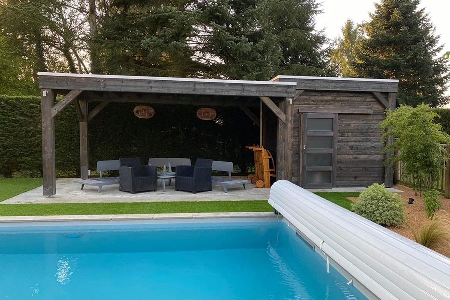 Pool house